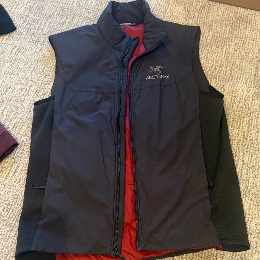 Arc'teryx Men's Black Vest with Red Lining